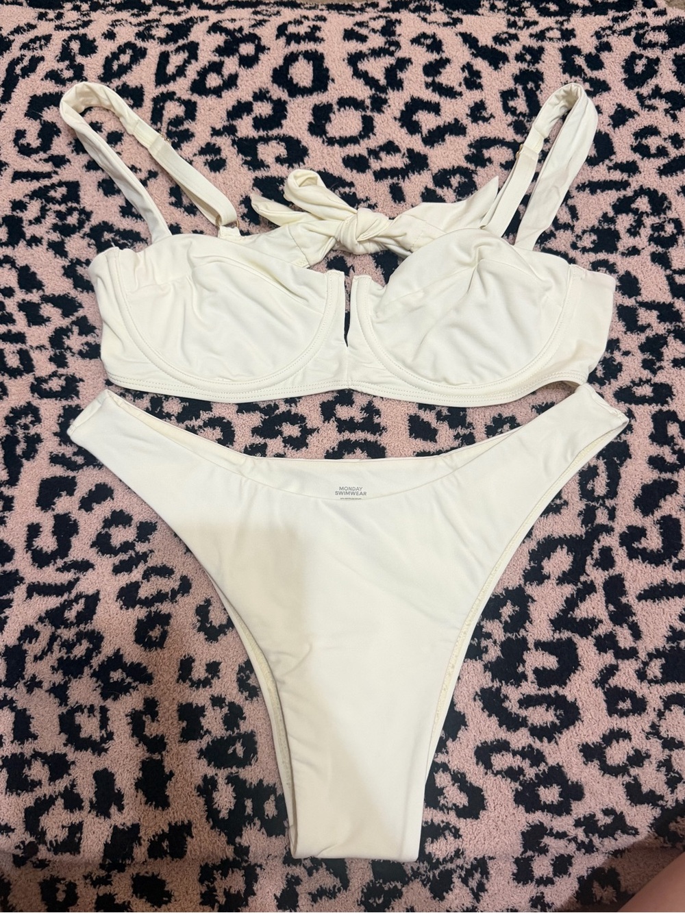 Monday swim bikini